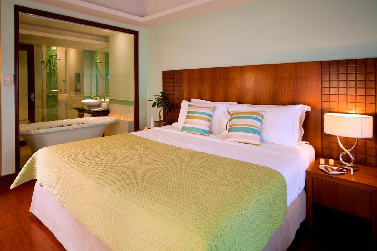 The Lighthouse Marina Resort Olongapo Εξωτερικό φωτογραφία