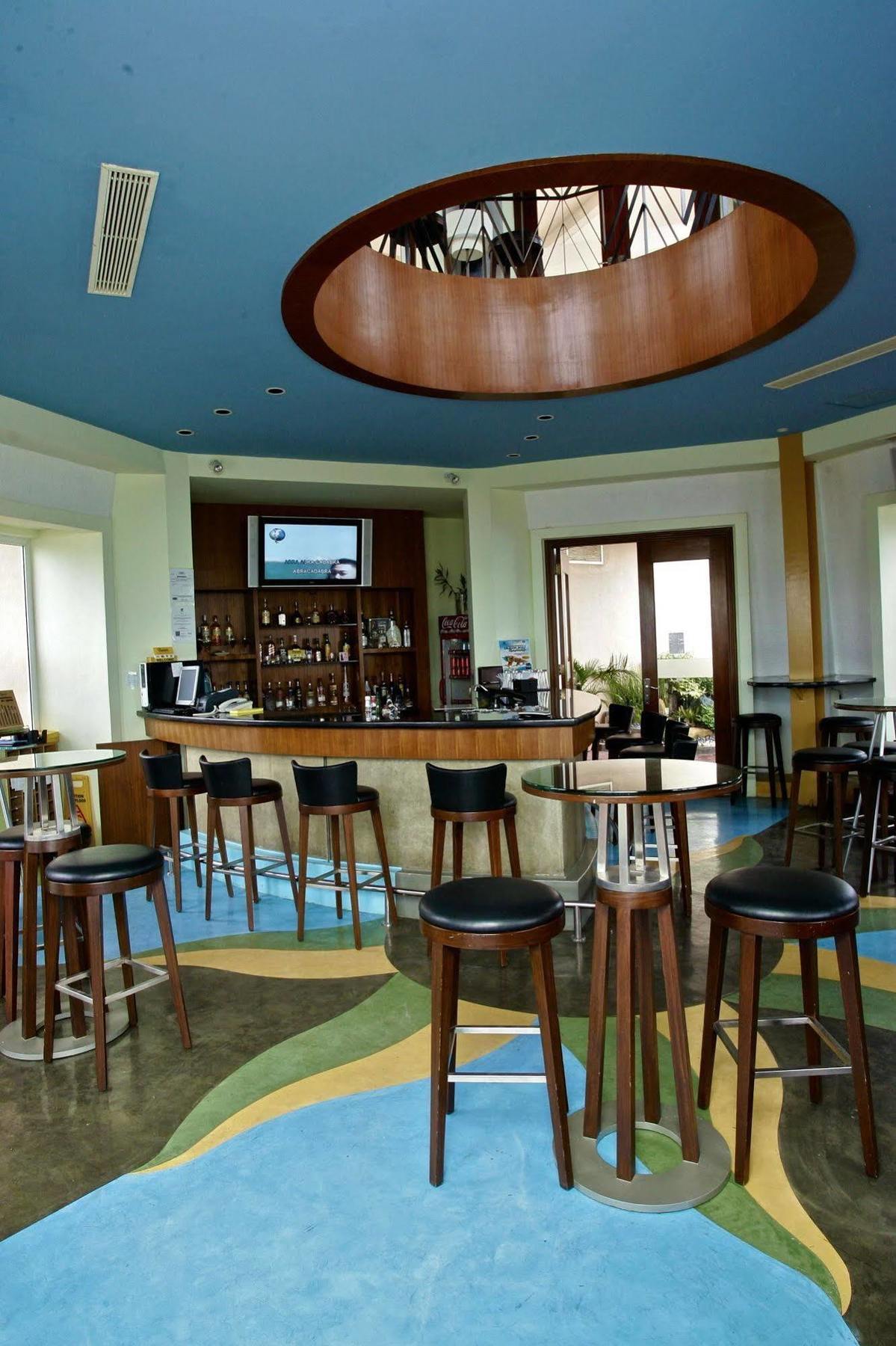 The Lighthouse Marina Resort Olongapo Εξωτερικό φωτογραφία