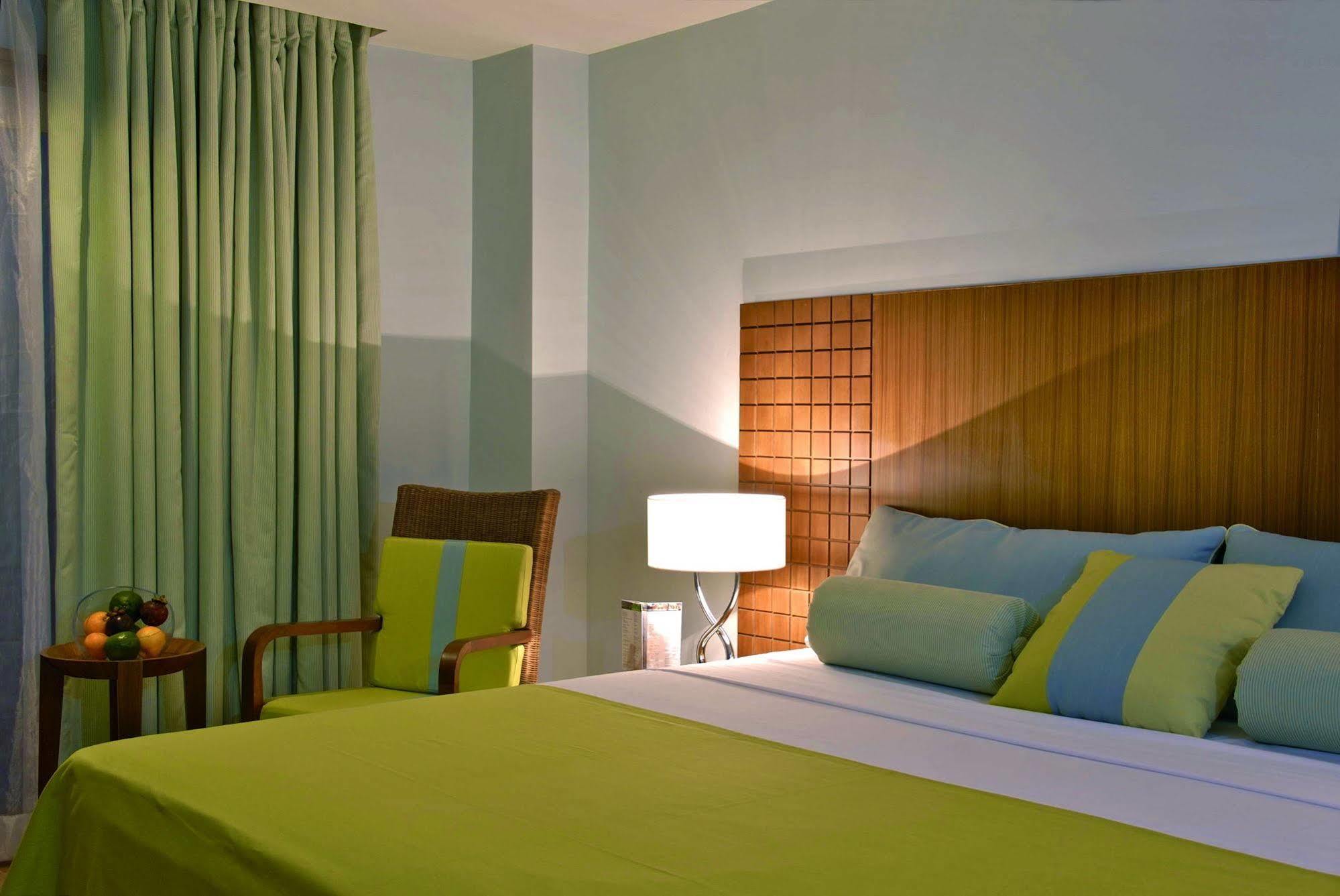 The Lighthouse Marina Resort Olongapo Εξωτερικό φωτογραφία