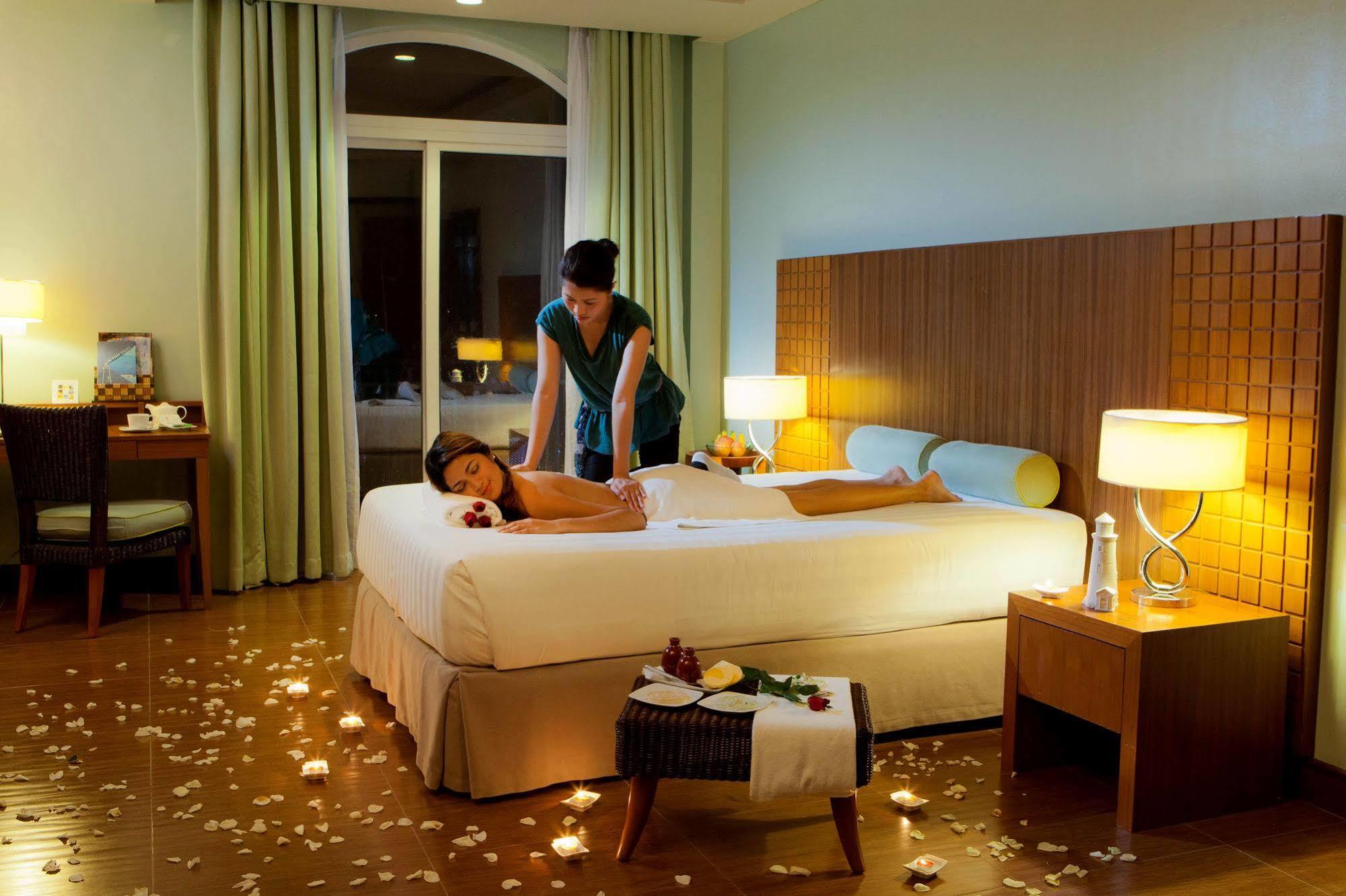 The Lighthouse Marina Resort Olongapo Εξωτερικό φωτογραφία