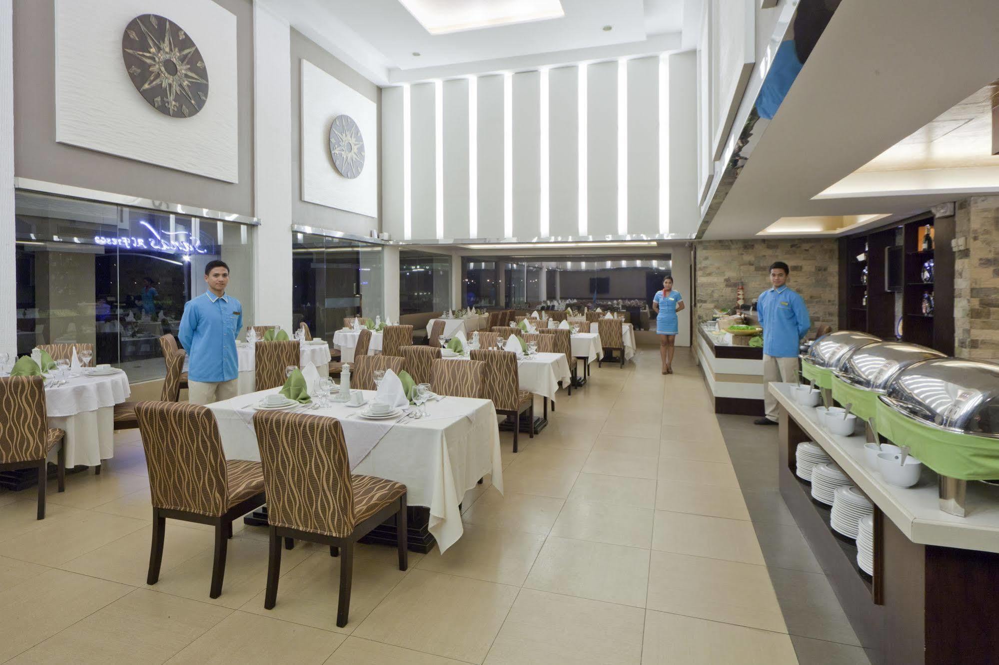 The Lighthouse Marina Resort Olongapo Εξωτερικό φωτογραφία